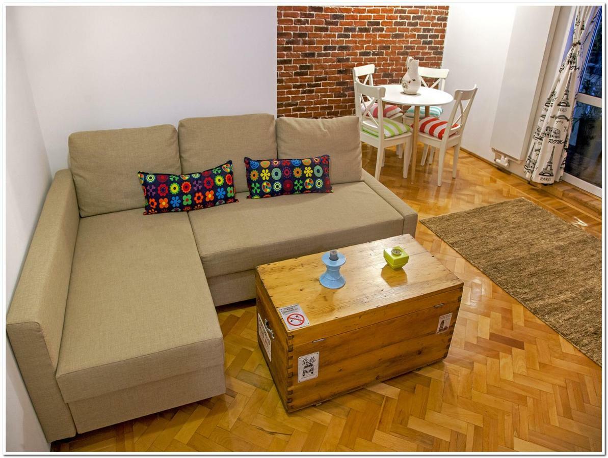 Skyview Old Town Apartment Bukares Bagian luar foto