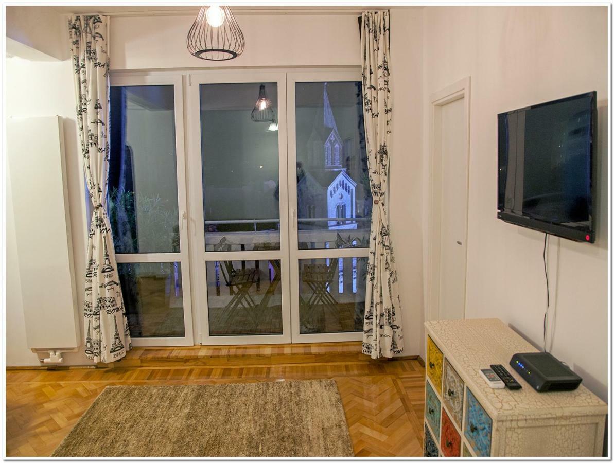 Skyview Old Town Apartment Bukares Bagian luar foto