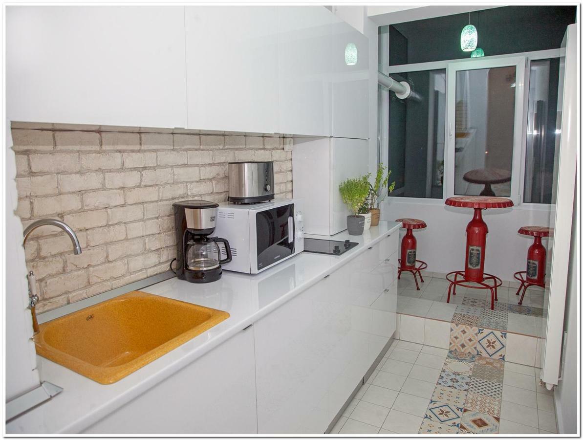 Skyview Old Town Apartment Bukares Bagian luar foto