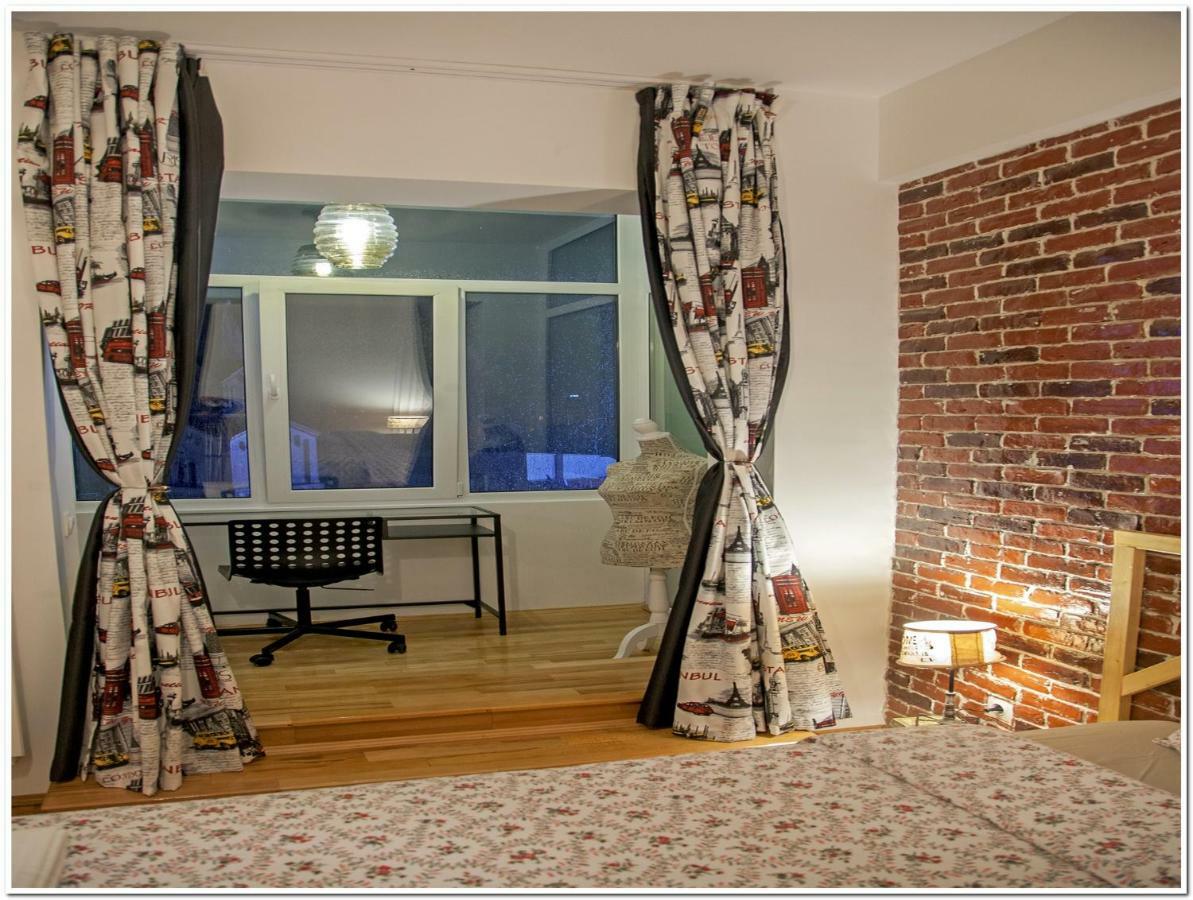 Skyview Old Town Apartment Bukares Bagian luar foto
